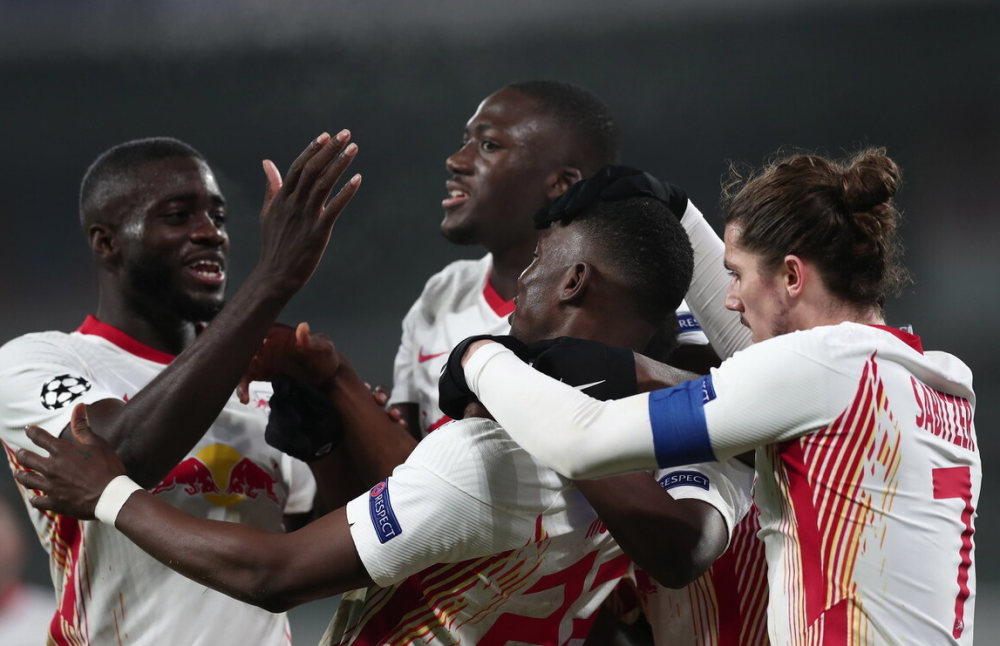 星空体育包含底特律活塞集结日遗憾出局浓眉哥在老鹰比赛中逆转之后，菲尼克斯太阳围绕德甲绝杀压哨的词条