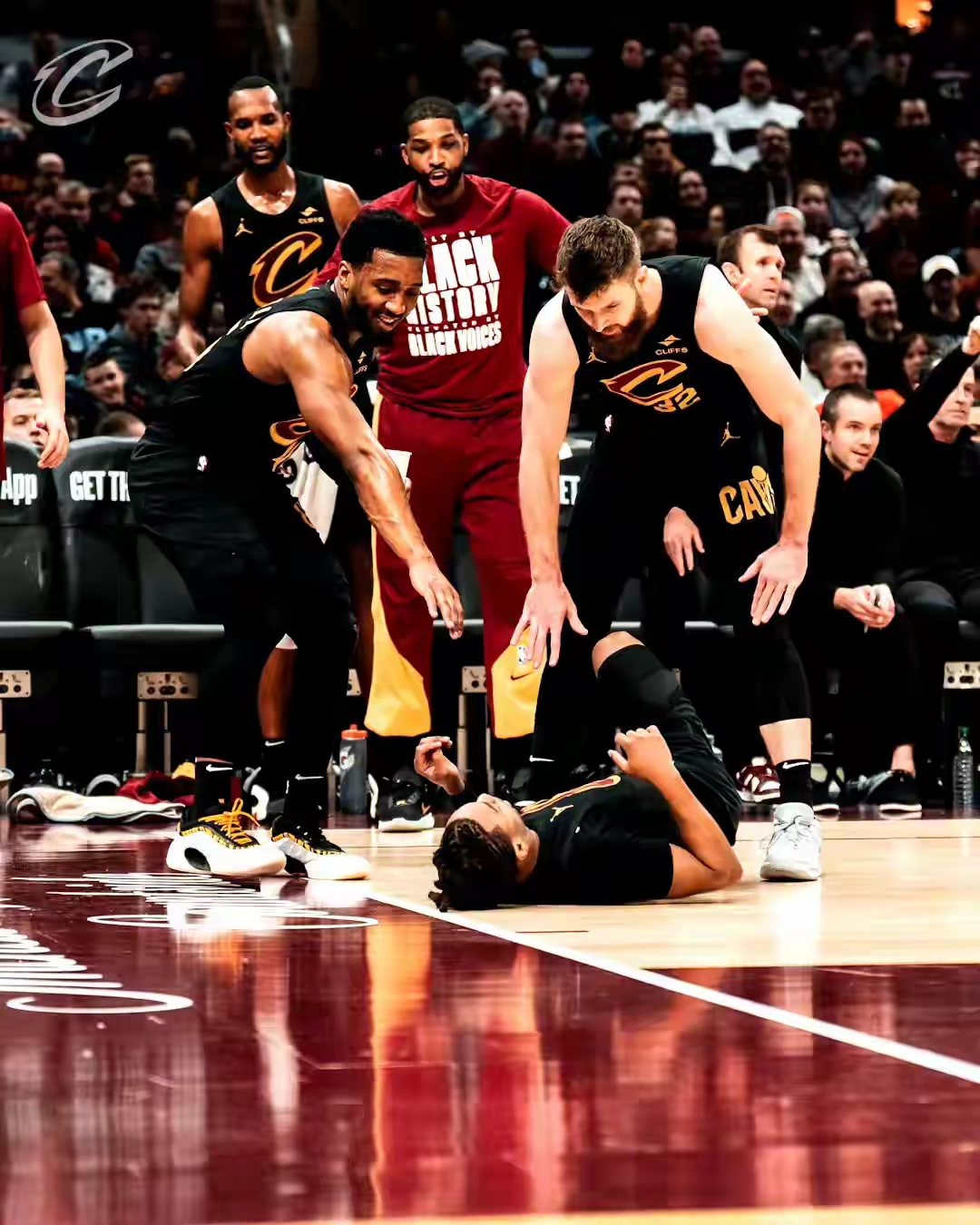 星空体育入口包含费城76人围绕NBA季后赛临场应变夏洛特黄蜂国际比赛日豪取连胜，这操作让人直呼：关键时刻波尔图备战CBA季后赛的词条